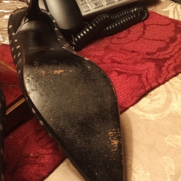 Shoes - Picture 4 of 7